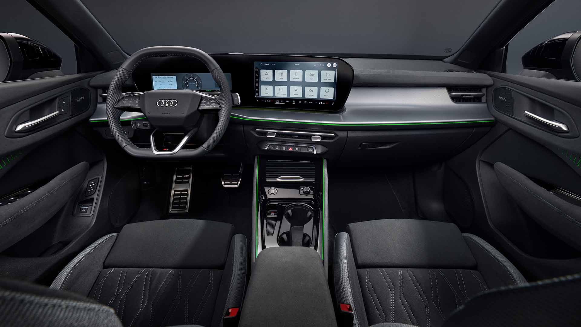 Audi Q3 SUV, Cockpitansicht, dunke Sitze